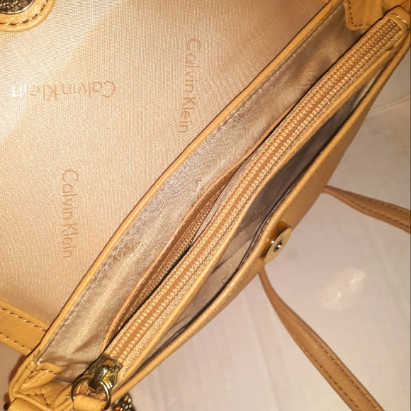 Brand New-CALVIN KLEIN small Chain Crossbody B - Picture 9 of 16